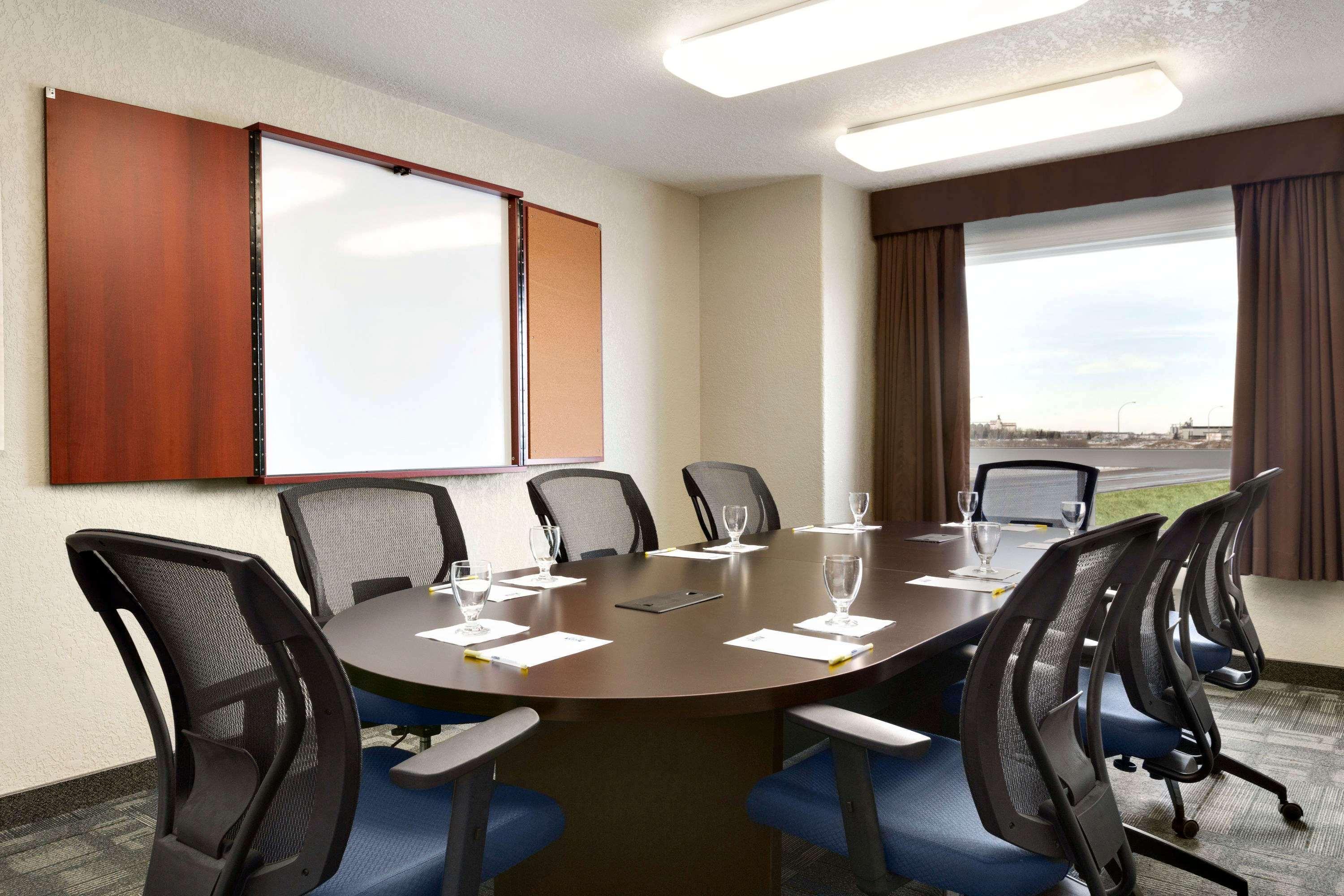 Days Inn & Suites By Wyndham Yorkton Eksteriør bilde