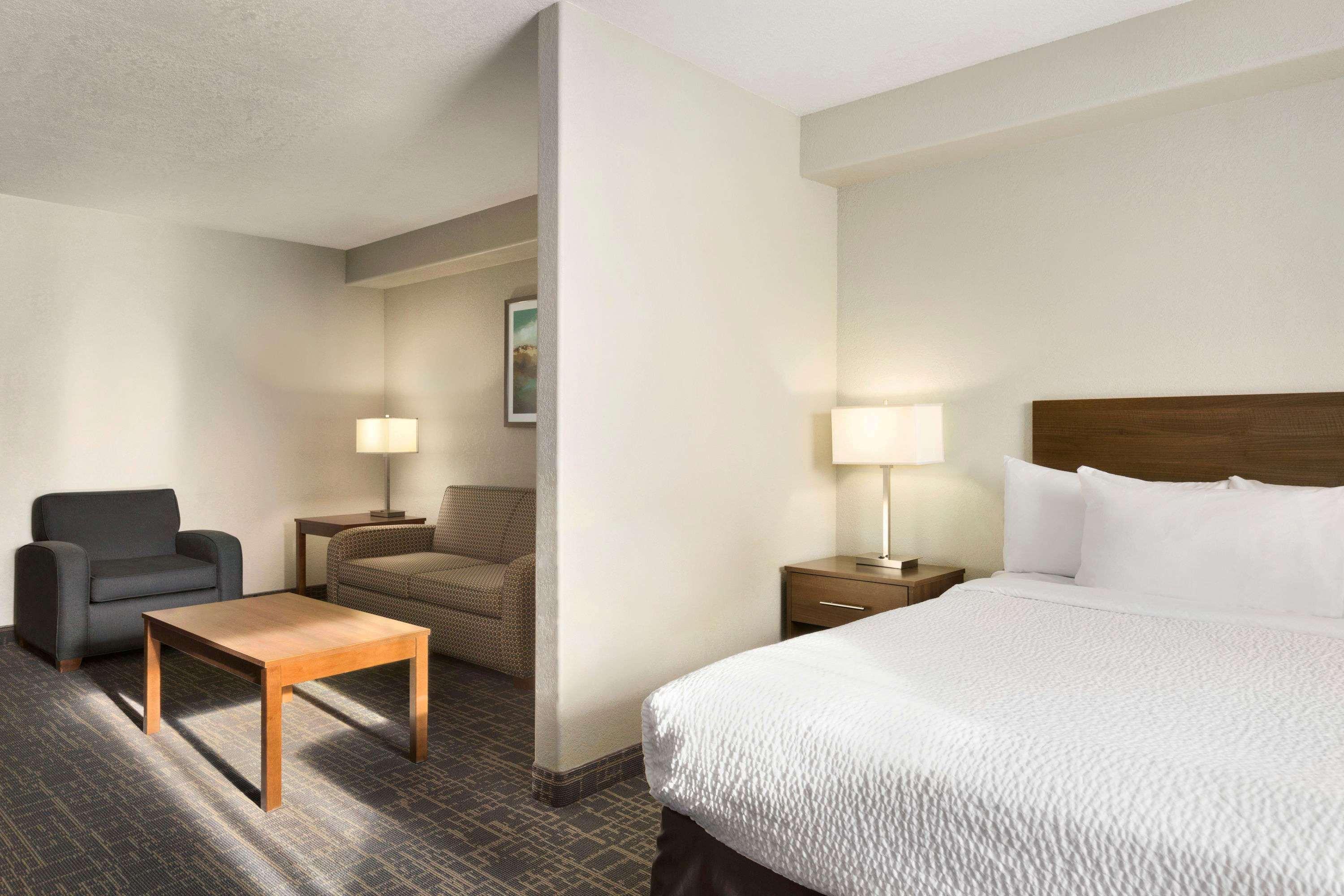 Days Inn & Suites By Wyndham Yorkton Eksteriør bilde