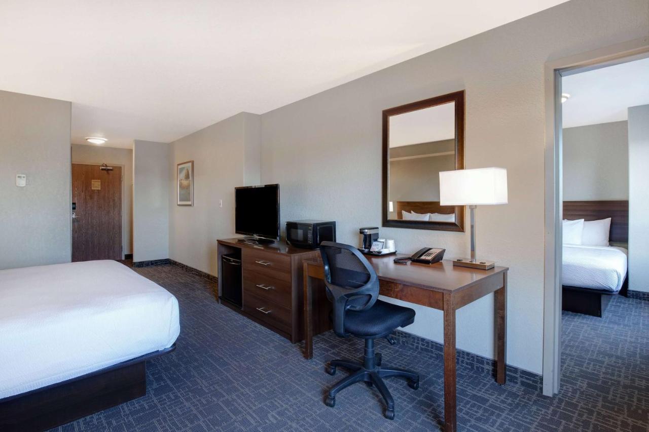 Days Inn & Suites By Wyndham Yorkton Eksteriør bilde