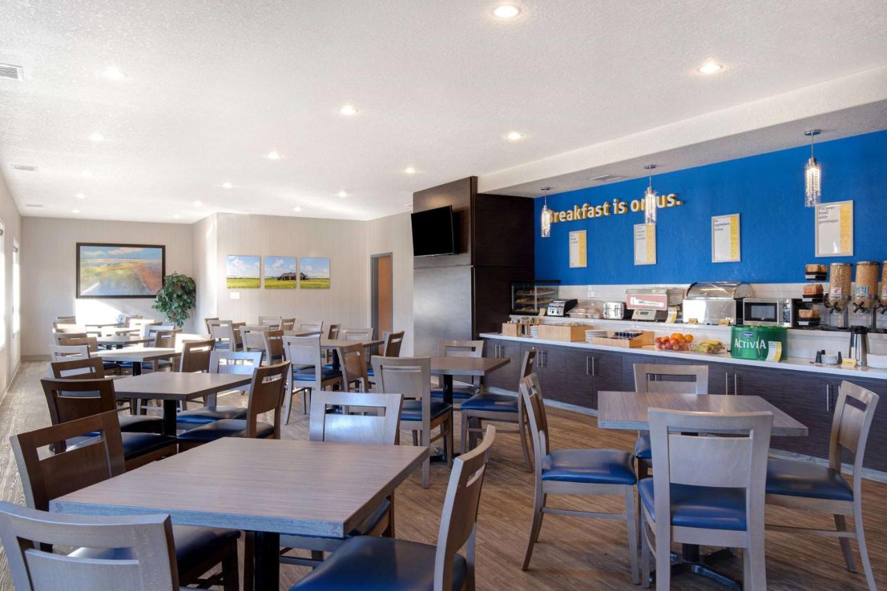 Days Inn & Suites By Wyndham Yorkton Eksteriør bilde