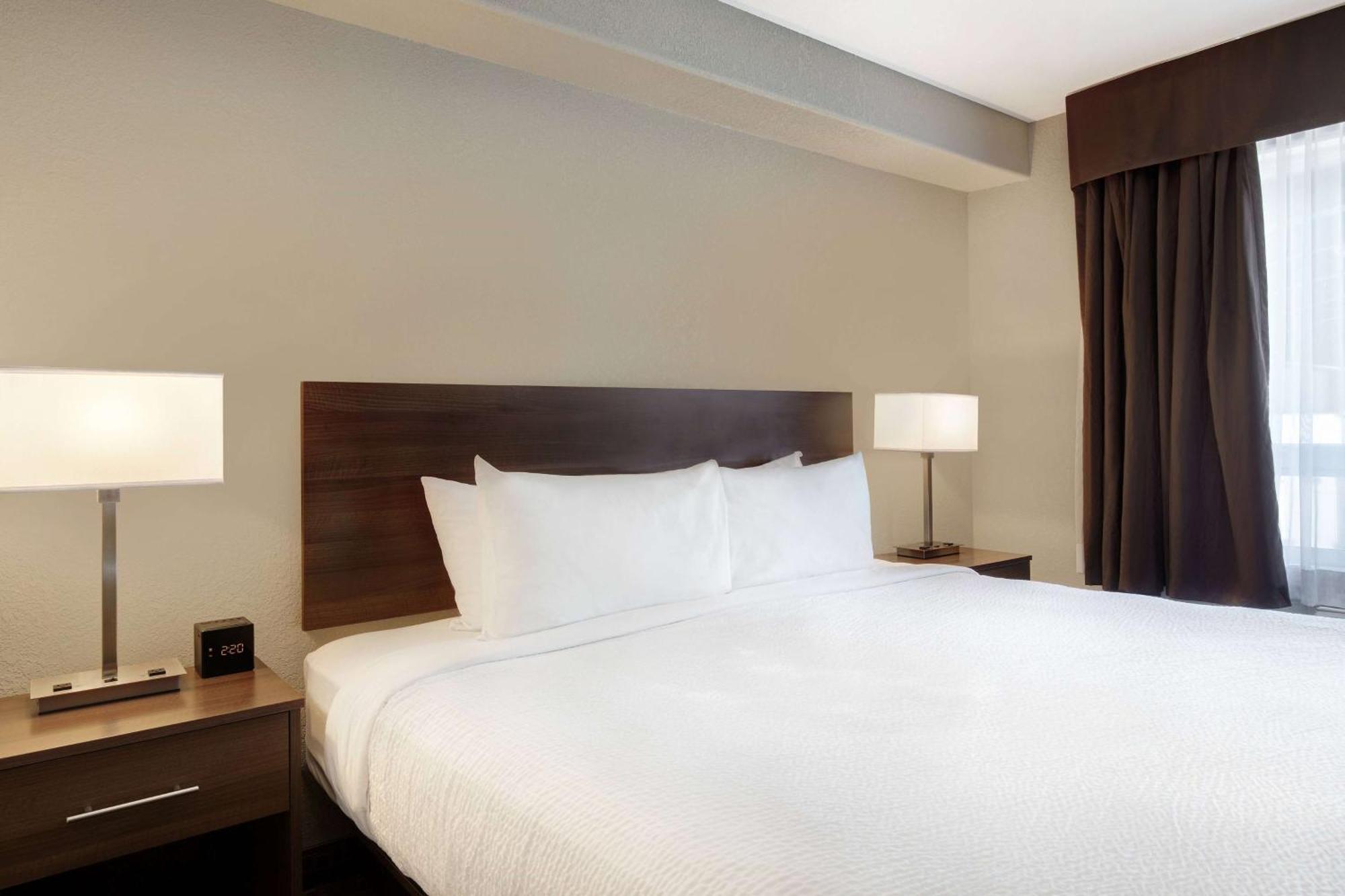Days Inn & Suites By Wyndham Yorkton Eksteriør bilde