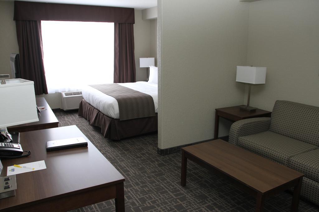 Days Inn & Suites By Wyndham Yorkton Eksteriør bilde