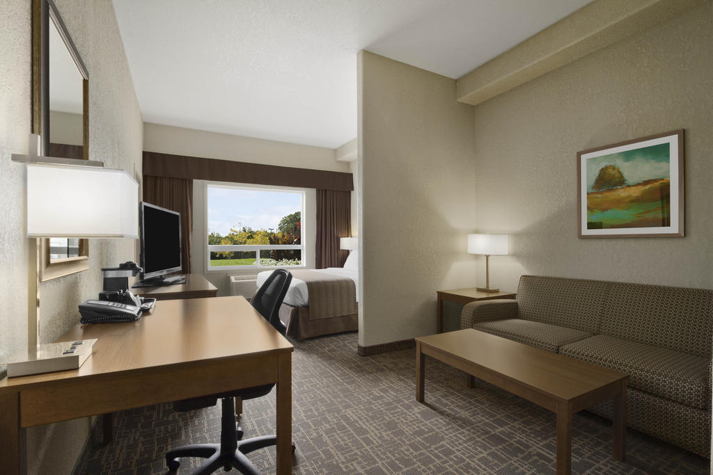 Days Inn & Suites By Wyndham Yorkton Eksteriør bilde