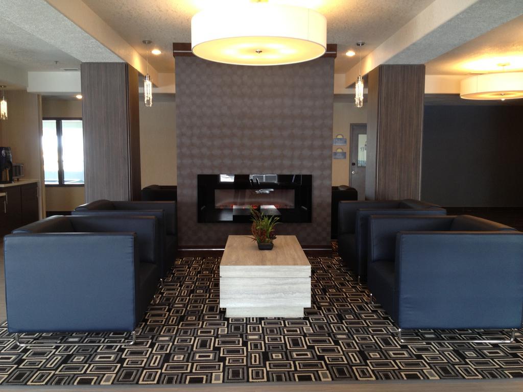 Days Inn & Suites By Wyndham Yorkton Eksteriør bilde