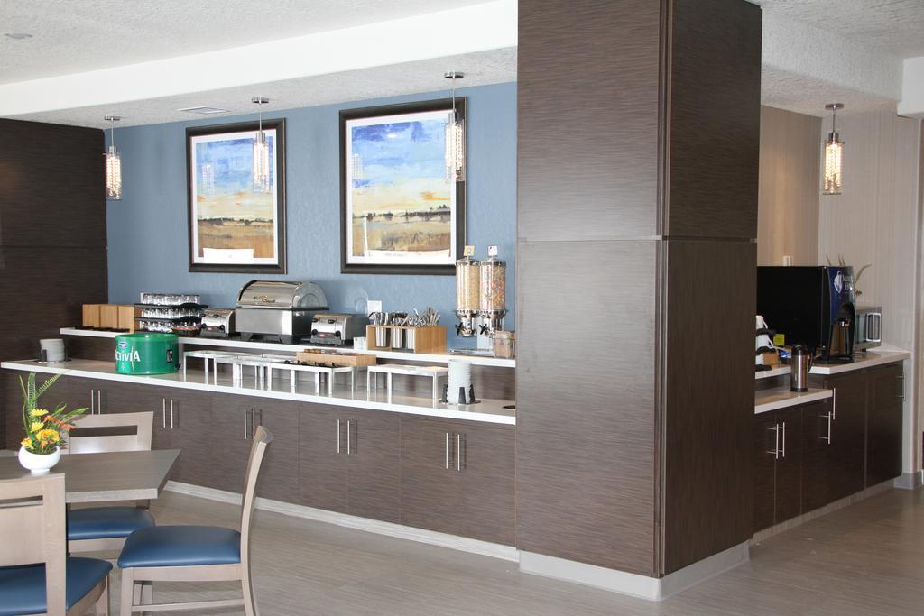 Days Inn & Suites By Wyndham Yorkton Eksteriør bilde